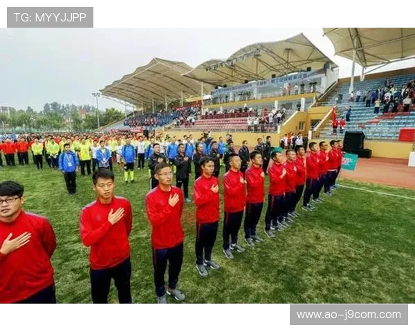 打造足球联赛激情助威服装潮流风尚创意设计与搭配实用全攻略指南 打造足球联赛激情助威服装潮流风尚创意设计与搭配实用全攻略指南